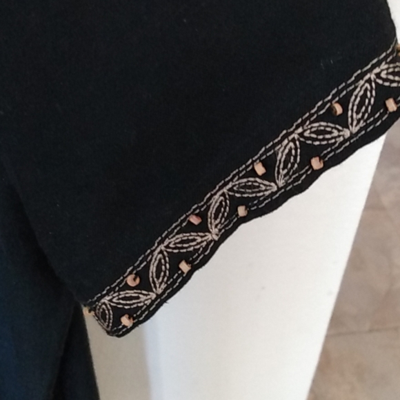 Really Cute BLK animal top - Picture 6 of 7